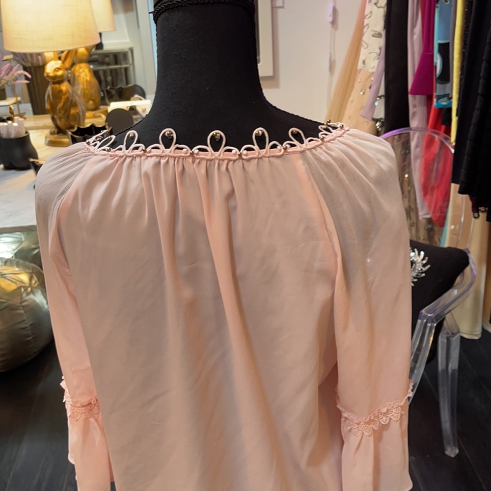 Tahari peach blouse - Picture 4 of 6